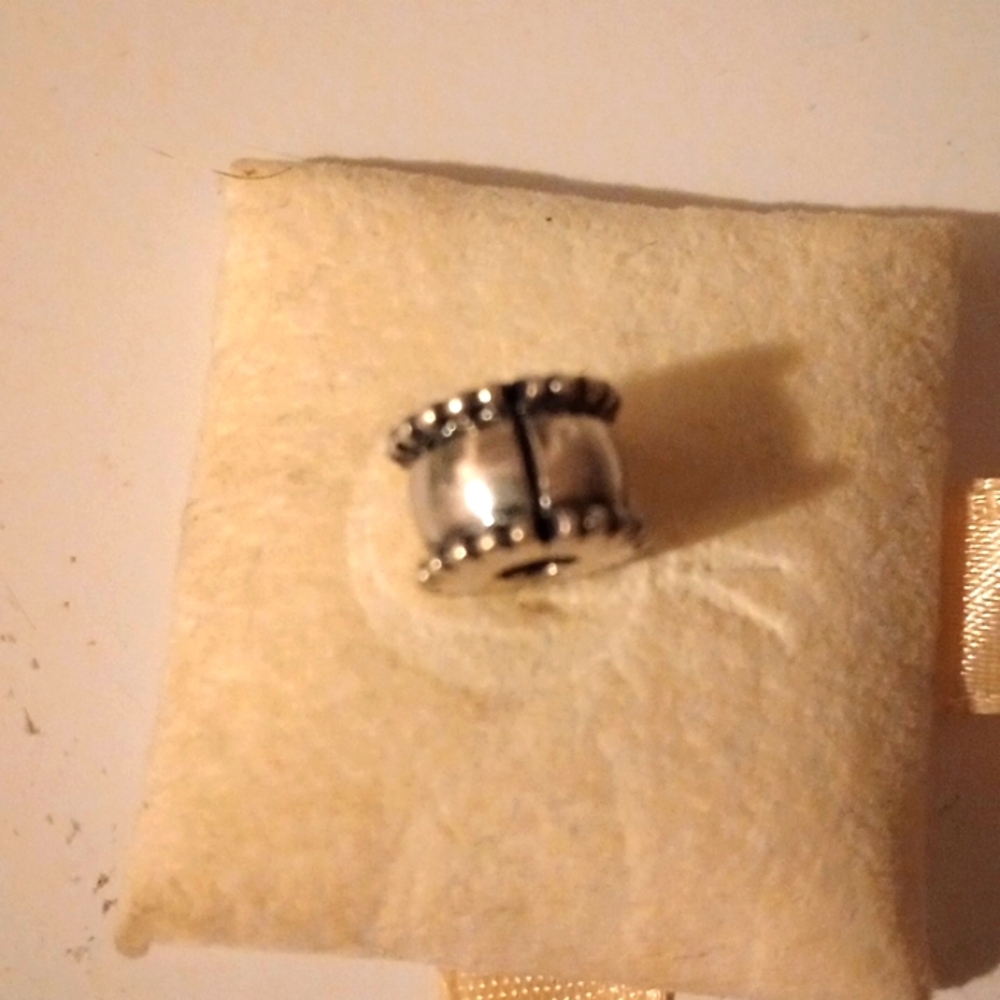 Pandora spacer